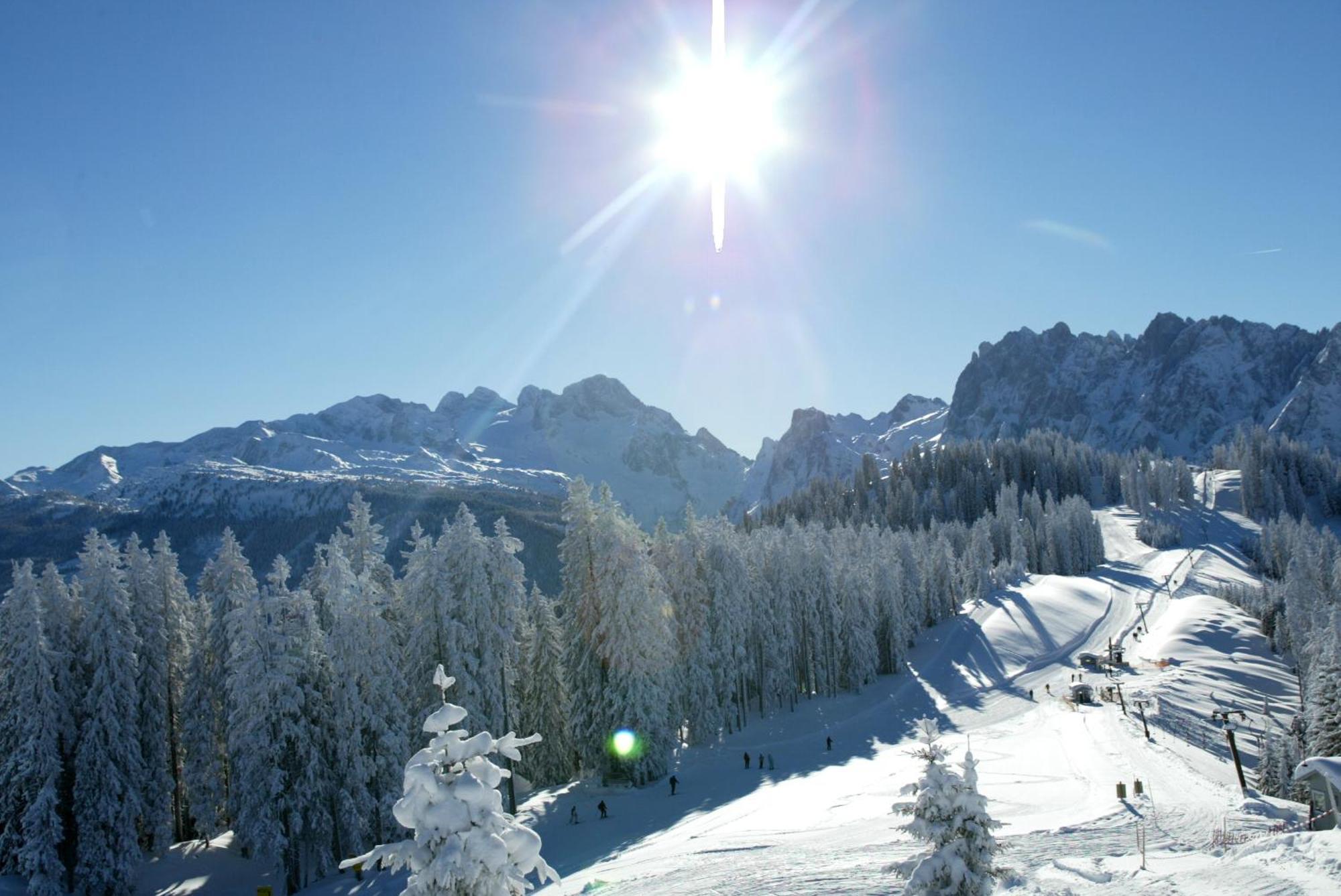 Dachstein West Hotel Gmbh-Kirchenwirt Russbach Russbach am Pass Gschütt Dış mekan fotoğraf