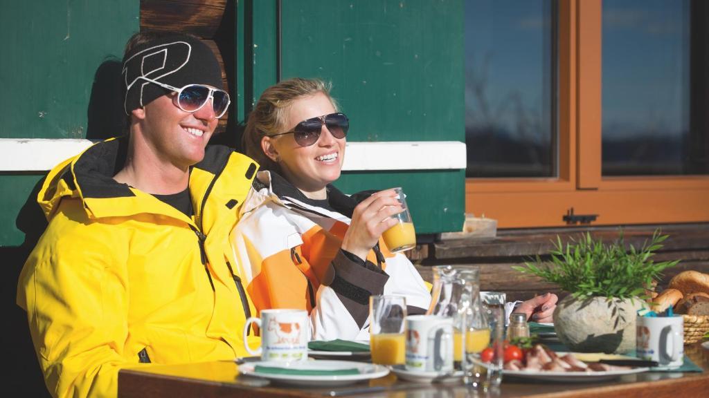Dachstein West Hotel Gmbh-Kirchenwirt Russbach Russbach am Pass Gschütt Dış mekan fotoğraf